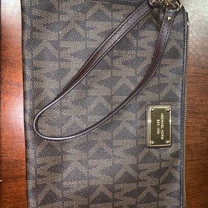 Michael Kors Wristlet